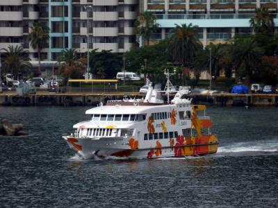 １０．花火大会を見る熱海２泊　相模灘を行きかう船舶　朝の熱海の散歩道