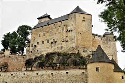 オーストリアの歴史を訪ねて（１）。ドナウ北部の城と修道院　12世紀から20世紀まで　