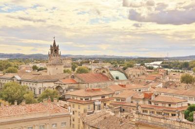 フランス 美しい街並みと世界遺産を訪ねて（5）中世の城壁に囲まれた古都 アヴィニョン