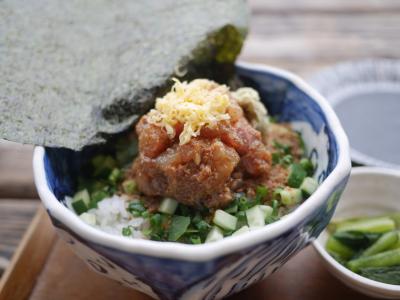 平日、出社前に江ノ島で漁師飯を食べに行く。