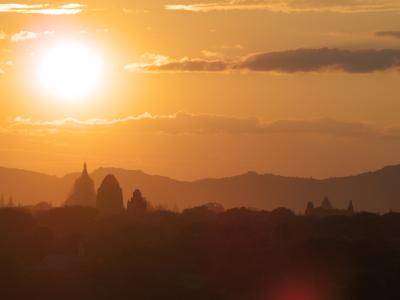 神秘の国ミャンマーで遺跡巡りの旅 その2-2 〜 電動バイクでバガン散策！ 世界三大仏教遺跡と絶景の夕陽！ 〜