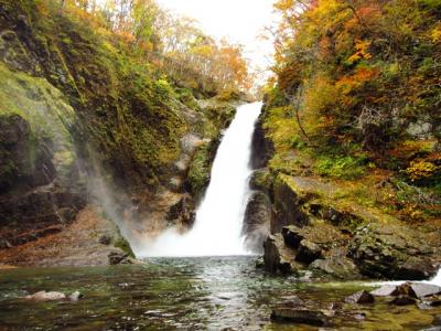 紅葉の磊々峡と秋保大滝をゆく