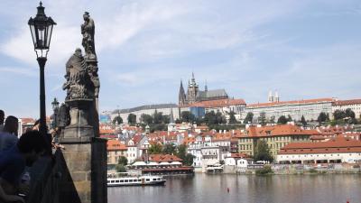 美しき中世の街並みに出会う中欧　その１　プラハ観光、チェスキークルムロフ街歩き。