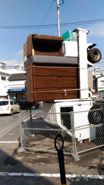 なんだこりゃ？奇想天外な芸術 「西野 達 in 別府」