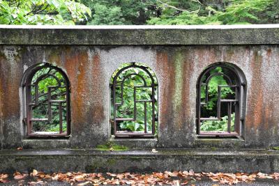 加賀周遊バスに乗り山中温泉鶴仙渓、那谷寺、全昌寺五百羅漢めぐり（石川）