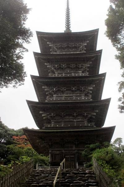 風格が漂う妙成寺の五重の塔