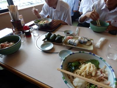 ２９．お盆休みの紀伊半島７泊　道の駅 橋杭岩　うどん・生そば はし杭の昼食