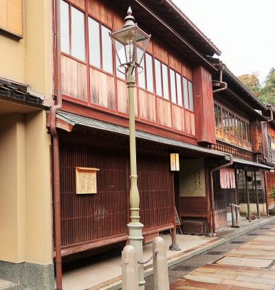 金沢-2 ひがし茶屋街ｂ　茶屋様式の町屋が残る街　☆閑静で情趣深い朝のうち