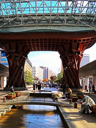 金沢-6　金沢駅あたり　美（伝統と機能）再発見 ☆「もてなしドーム」と「鼓門」