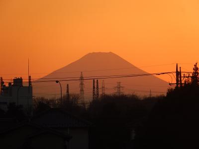 12月19日、ふじみ野市より素晴らしい影富士が見られました