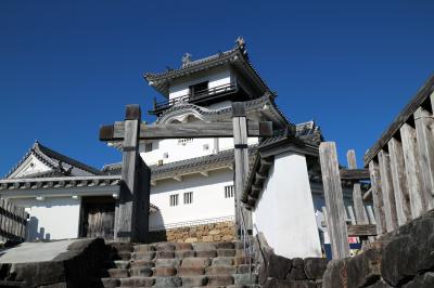 掛川城と周辺スポット（竹の丸～二の丸美術館～ステンドグラス美術館～日帰り温泉）散策