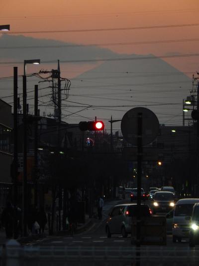 上福岡駅より影富士を眺める