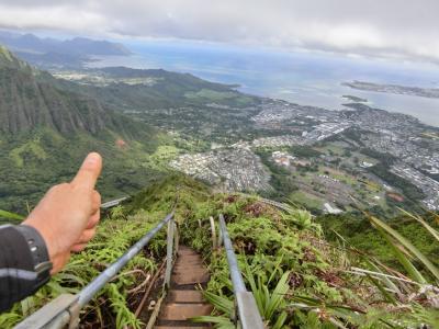 オアフ禁断「天国への階段」イリーガルハイク＠ハワイ（Moanalua Middle Ridge to haiku stairs）