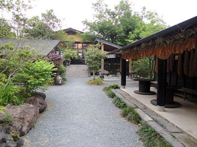 木立の中の宿「清流荘」熊本県、高級潤滑油のごとくヌルヌルな湯