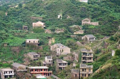 緑の草木に飲み込まれた神秘の廃村「后&#22836;湾（後頭湾）村」