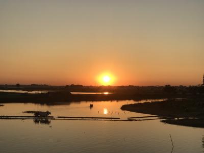 ウーベン橋からの夕日・・・