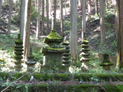 秋の別所温泉♪　Vol12(第2日)　☆別所温泉：「常楽寺」の重要文化財「石造多宝塔」♪