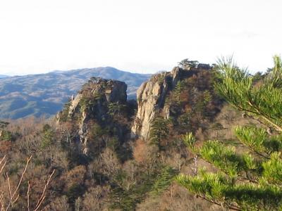 二ツ箭山　いわきの名岩峰へ