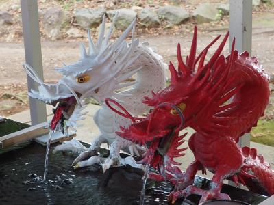 伊豆山神社　源頼朝と北条政子の恋を成就させた恋の語りと二人の腰掛け石・紅白の龍・小泉京子さん奉納・パワーを感じて