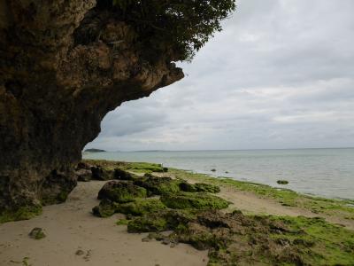 車なしで行く！沖縄南部の聖地巡礼２泊３日（１）新原・百名ビーチ，浜川御嶽