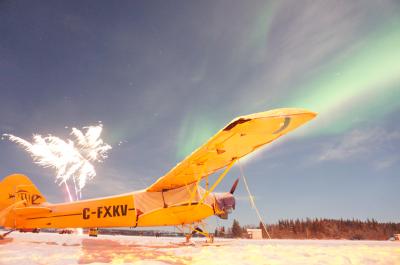 飛行機と花火とオーロラ＠Yellowknife
