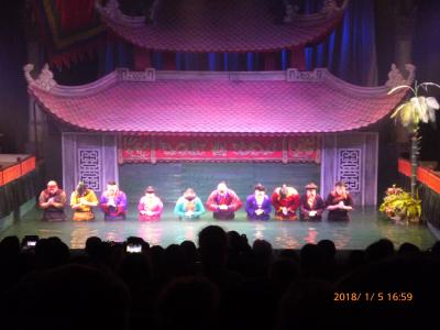 水上人形劇に感激！！ (ハノイ：２日目）