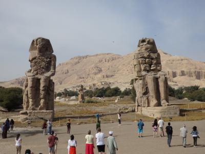 Colossi of Memnon & Felucca（Luxor ⑤）メムノンの巨像とファルーカ船 2017年12月24日ルクソール⑤