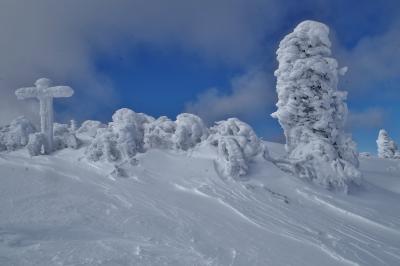 蓼科山　雪の造形の樹氷は自然の芸術品