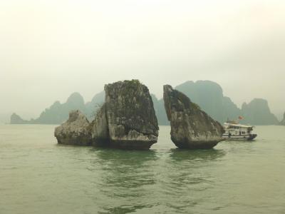 ベトナム２・・水墨画のようなハロン湾