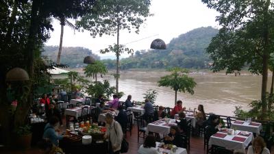 2017-18インドシナ3カ国/子どもを連れて旅にでよう4 11日間⑤(ルアンパバーン托鉢&朝市)