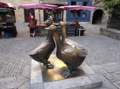 世界遺産カルカッソンヌと南西フランス　４　サルラでは市が開かれていました。