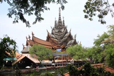 Sanctuary of Truth (Prasat Sut Ja-Tum)・Pattaya/３７年経過でも建造中寺院　　1月/2018