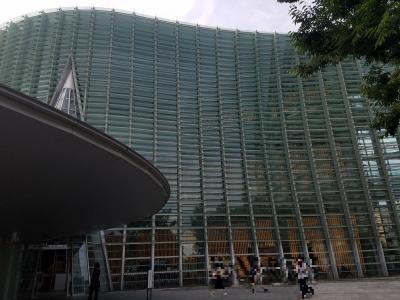国立新美術館と東京ミッドタウン