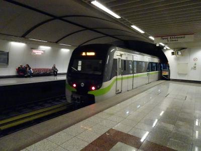 2017年12月ギリシャ(17) オモニア広場から地下鉄に乗る