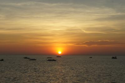 カンボジア シェムリアップ&amp;タイ バンコク (8)トンレサップ湖の美しい夕日