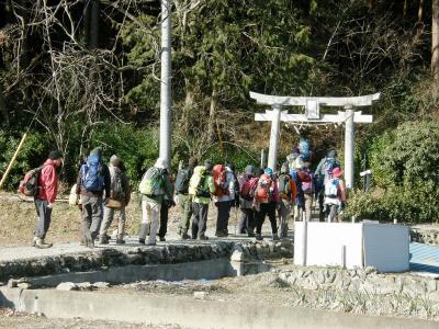 宝登山・総持寺起点の「神まわり」コースから長瀞アルプスコースで山頂へ