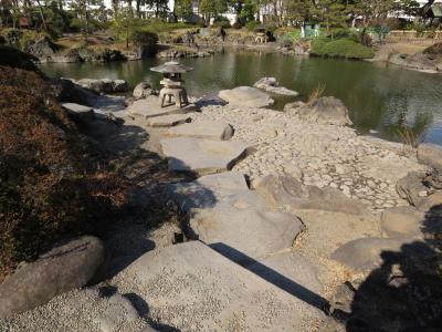 東京墨田区散策・・潮入回遊式の大名庭園、旧安田庭園をめぐります。