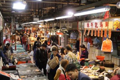 旧正月香港★郵便局で旧正月記念切手購入 街市で蝦買って干焼明蝦　～水晶晶泰国廳Crystal Thai Restaurant・楊屋道街市～