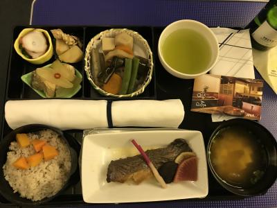 2018年2月26日、NH476（OKA→HND）搭乗記　～1年ぶりのプレミアムクラスは食べまくりでした…～