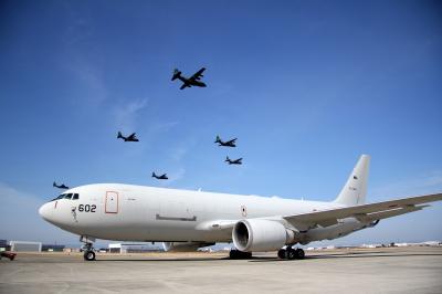 小牧基地航空祭２０１８　たくさんの飛行機に大興奮　知多牛　大あさり　高浜のとりめしバーガー　最後の〆はあんかけスパ　愛知県グルメも楽しんだ大満足の１日