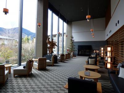 ０３．年の瀬のＨＶＣ箱根翡翠1泊　東急ハーヴェストクラブVIARA箱根翡翠 ロビーラウンジ　箱根甲子園 ショップ