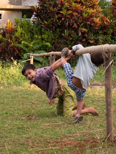 ミャンマー紀行（５） インレー湖を小舟でめぐる　インデインの仏塔群と村歩き編