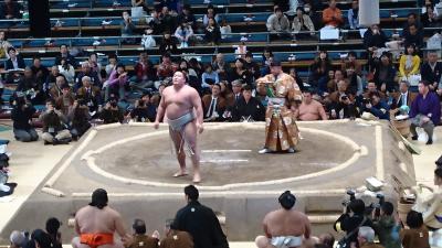 大相撲春場所 一人横綱 初日