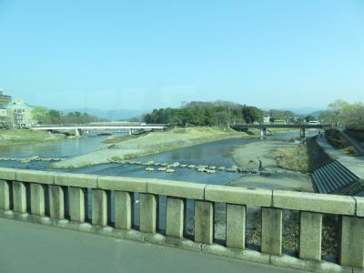 ３月中旬の京都の旅（６）ーバスで京都駅ビルへ移動し博多ラーメンを食べるー