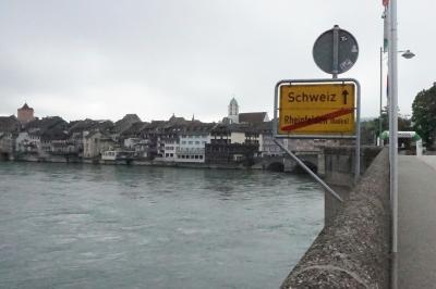 ライン川にかかる石橋を歩いて国境を越える！スイス、ドイツ、2つのラインフェルデン　秋の風物詩ドイツ・スイスの旅9-1