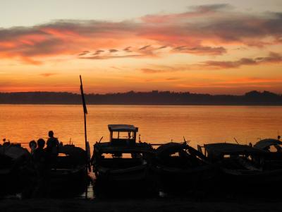 ミャンマー自転車旅その3-川沿いの町アランミョーの夕焼け