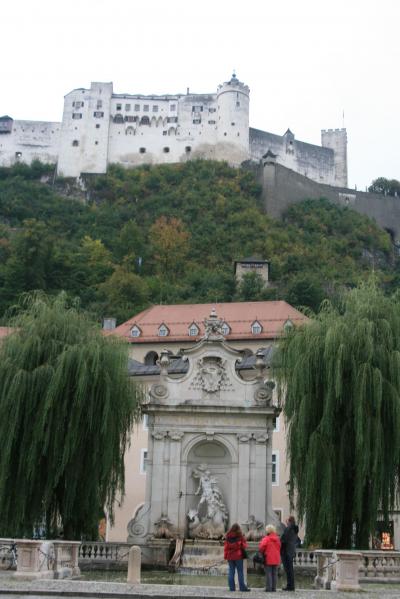 オーストリア　ザルツブルグ　ミラベル公園からザルツブルク城、ザンクト・ペーター教会などを巡って