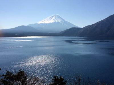 雨のち晴れ、富士五湖から伊豆半島で、春をめぐる