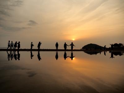 娘と遊ぶ　紫雲出山でお花見してから、父母ヶ浜でインスタ写真に挑戦　
