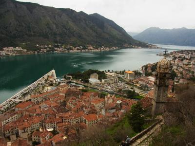 ドブロヴニクからのモンテネグロ日帰りツアー　③コトルの城壁から世界遺産を眺める